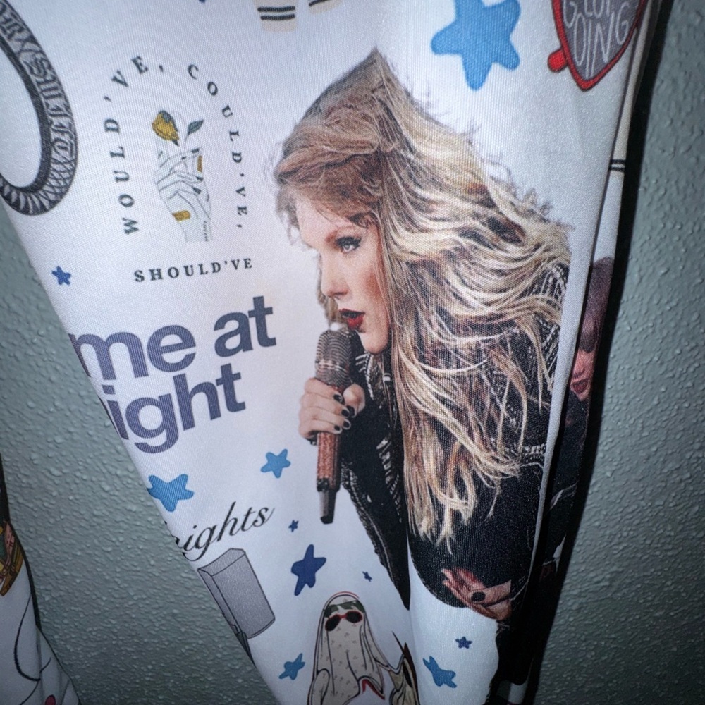 Taylor Swift Swiftie Graphic Lounge Pants w Pockets Size Medium - Picture 11 of 13